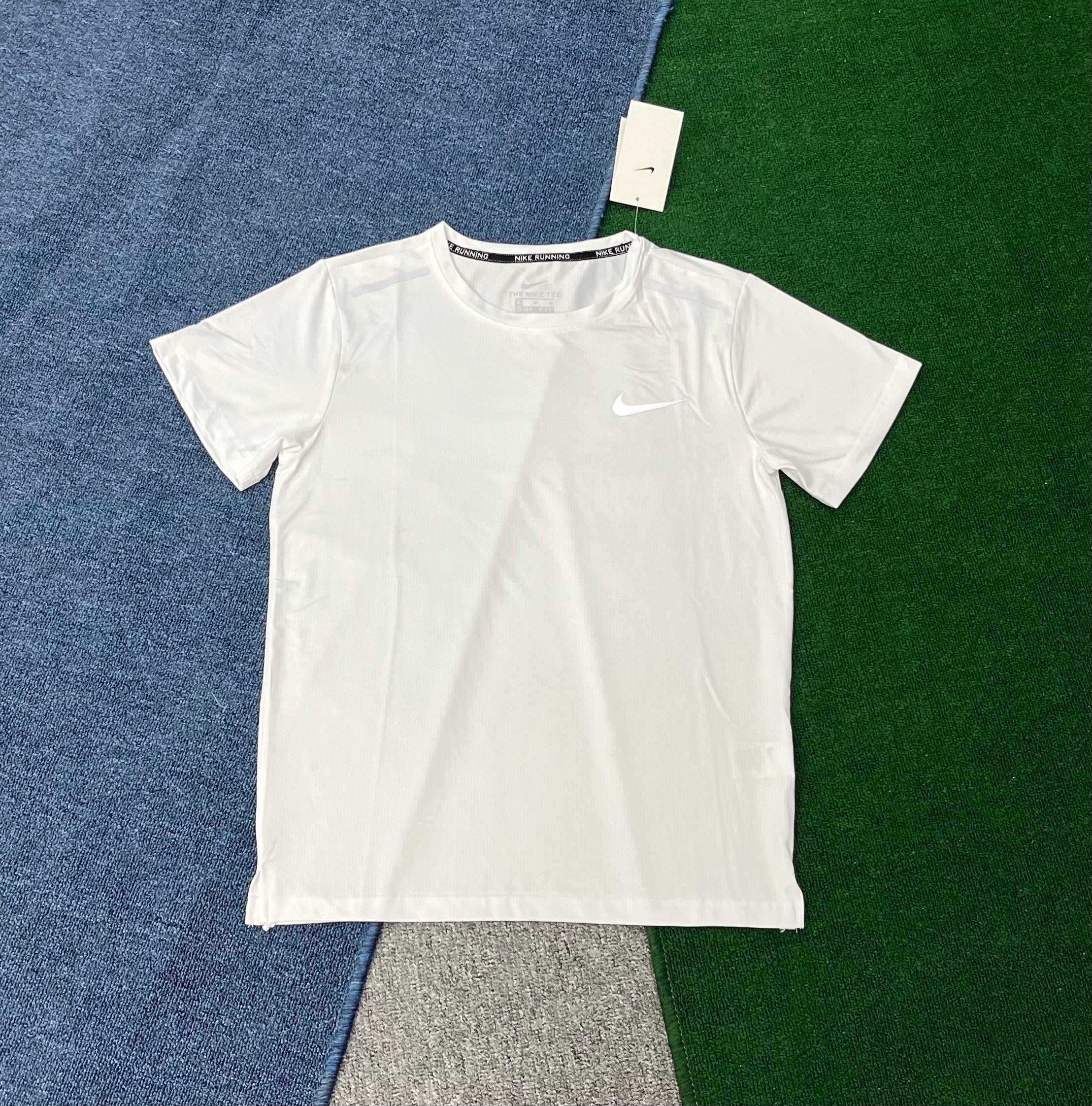 T-shirt Nike