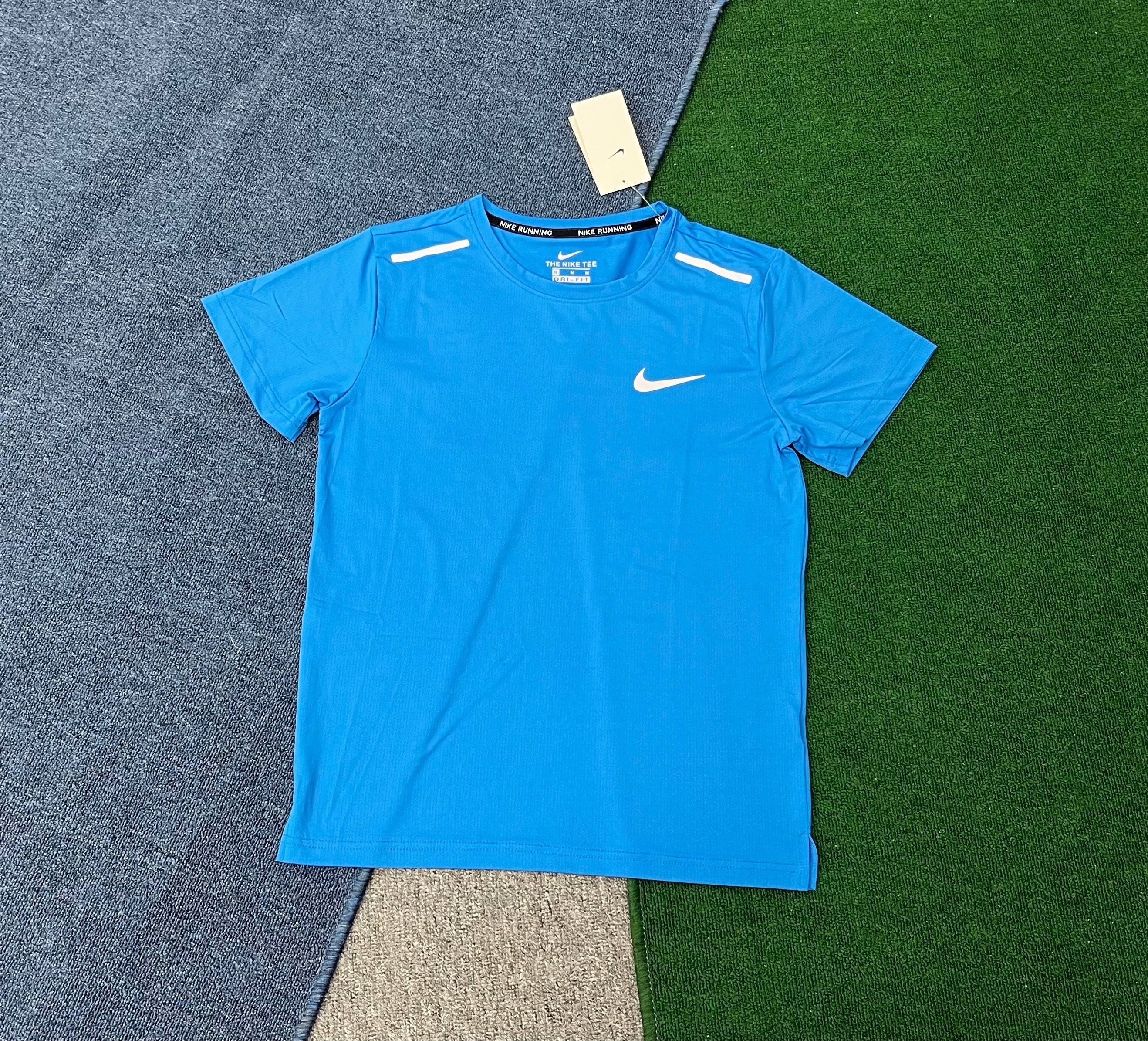 T-shirt Nike